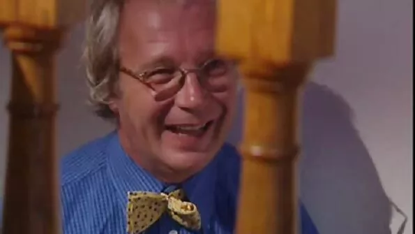 Хоча трохи відпочити красуня мастурбує український секс кицьку.