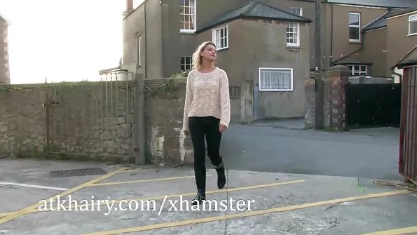 Два мужики і сипатична дівчина прийшли потрахатись на український секс онлайн кухню.