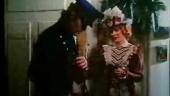 Єбля хатньої секс по українське робітниці з мужиками була дуже чудова.