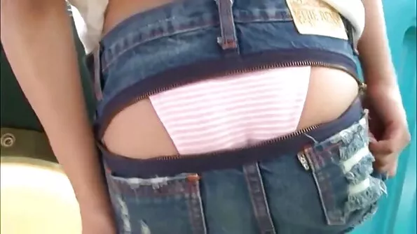 Раком трьох теличок пердоліт у привабливі порно на українські мові кицьки.