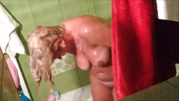 Струнка російська потрахалася з двома кльовими хлопцями. українські порно сайти