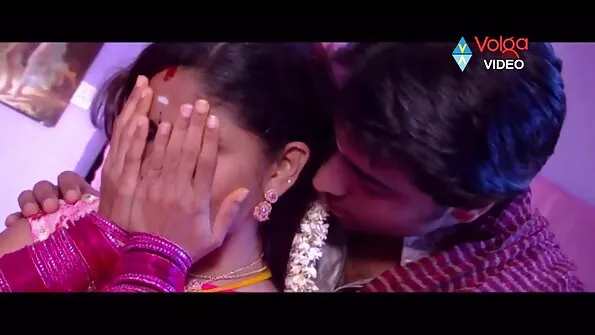 Темненька потвора секс відео українське віддається двом хлопцям.