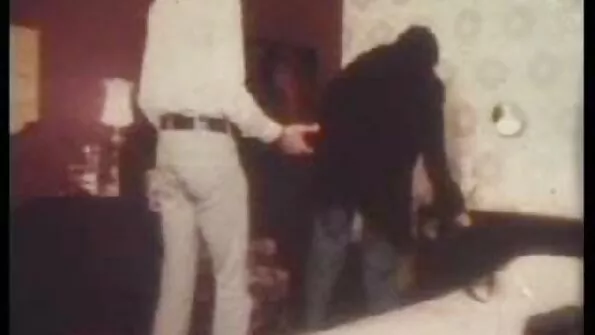 У гарній спальні дві дівчини труться українськепорно пездами.