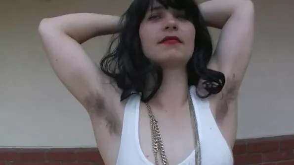 Худенька брюнетка присідає український порно чат на пальчики подружки.