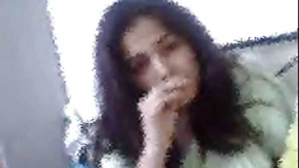 Підкачані хлопці пустили шалаву по порно по українське колу