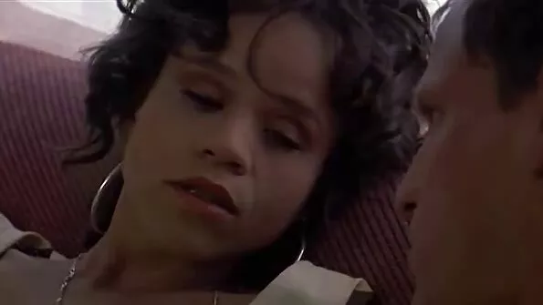 Парочка порно на українські мові займається ніжним сексом після довгої розлуки