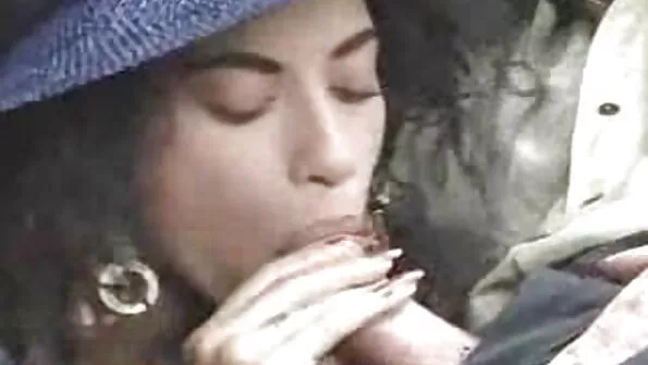 Похмуре навшпиньки осідлала довгий кінець самця. українське порно бесплатно