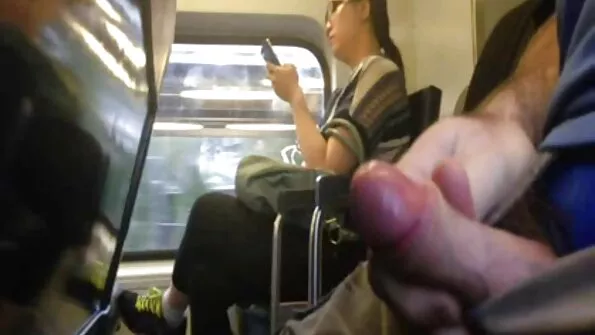 Дві безсоромні шльондри трахаються на очах у українські порно сайти всіх.