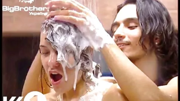 Трах двох дівчат обмазаних чорною українські порно сайти пудрою.