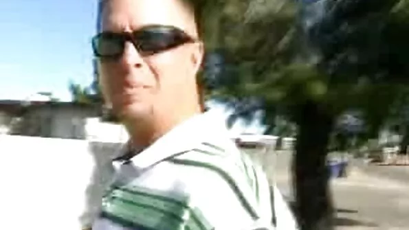 Дівка українське домашне порно з натуральними титьками грає сама з собою.