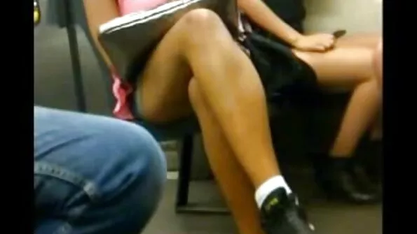 Прихована українська порно камера в примірочній знімає гарячу блондинку.