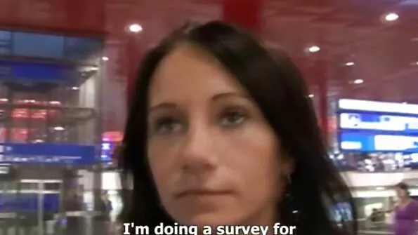 Татуйована чіка мастурбує свою вагіночку. секс відео українське