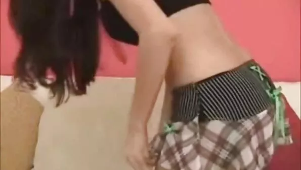 Пустотливі дівчата зайнялися сексом на вулиці на автомобілі. українські порно фільми