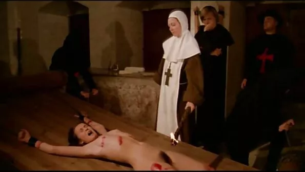 Ефектні телички українське порно видео трахаються в дорогій ванній.