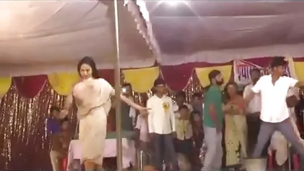 На квартирі відбулася секс порно по українські оргія свінгерів.