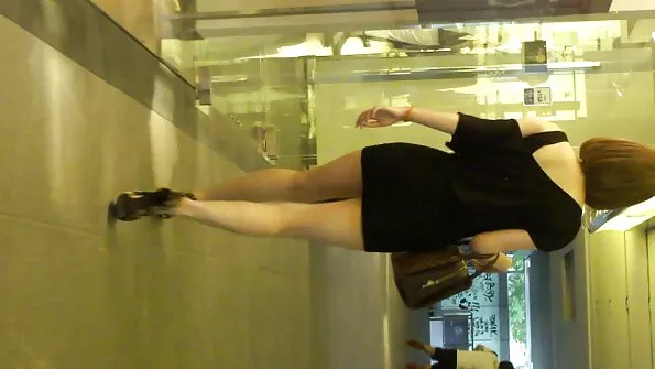 Чоловік із задоволенням трахкає сексуальну матусю в білизні. українське домашнє порно