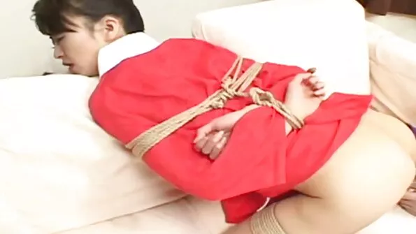 Сексуальні навшпиньки зайнялися любов'ю в саду. українська порно