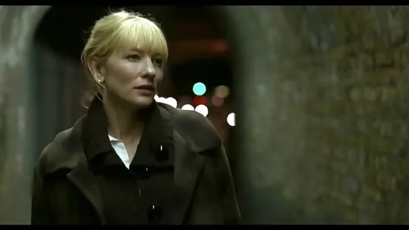 Пристрасна пустунка секс по українське допомагає закінчити подрузі своїм язичком.