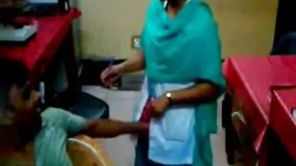 Струнка подруга активно пестить українське порно безкоштовно мовою кицьку коханки.