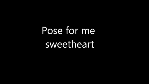 Краля в рожевій білизні погладила укрїнське порно виголену пілотку.