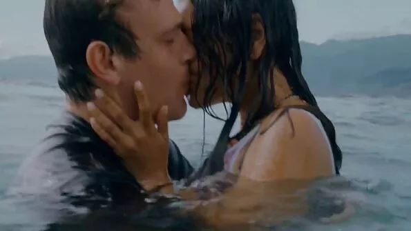 Після вечірки відбулася велика домашня оргія. українське порно відео