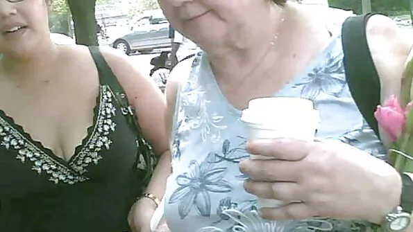 Співробітники після украінське порно онлайн роботи вирішили влаштувати в офісі груповуху.