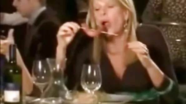 Тілочка роздяглася смотреть українське порно в підсобці і мастурбувала.