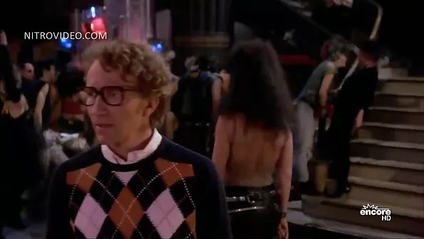 Дівчата трахнули сусіда в окулярах українське порно безкоштовно та зі щетиною.