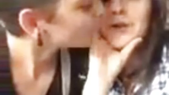 Шалений український порно чат ебир ненароком скінчив дівчині в око.