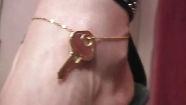 Настирні дикуни взяли смоктати український секс член чувака.