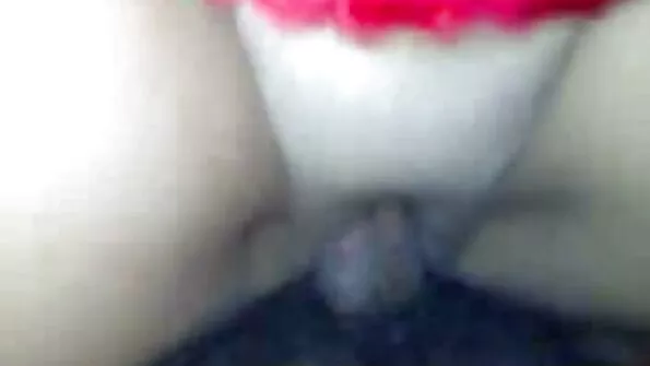 В орендованій домашнє українське порно квартирі хлопці втрьох виїбали шалаву.