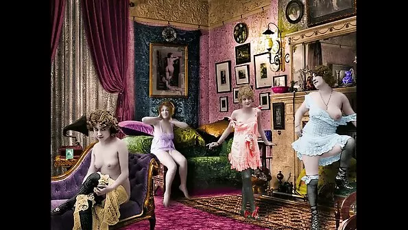 Клієнтка масажного салону porno українське вступила у статевий зв'язок.