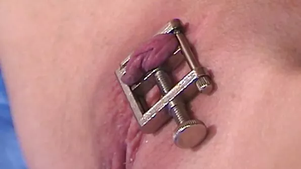 Солоденька шалавка трахнула зі українське порно смаглявим хлопцем.