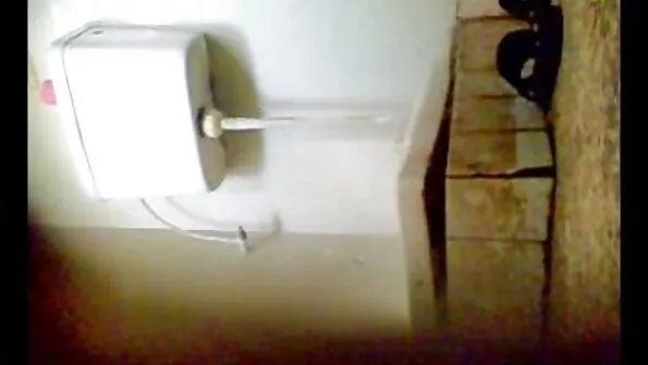 Соковита український секс дівчина зазнала оргазму від вібратора подруги.