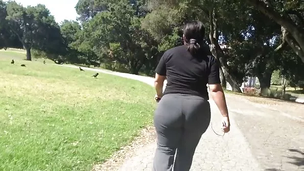 На телефон тип знімає брюнетку, що українські дівчата секс мастурбує.