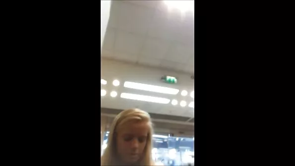 Смагляві чіки на члені білого українські дівчата порно товариша комфортно скачуть.