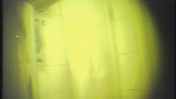 Домогосподарка забула українське домашнє порно одягнути трусики давши привід малярам повеселитись.