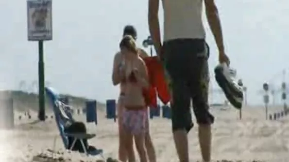 Пристрасний самець трахкає свою дівчину в обідню українське порно безкоштовно перерву.