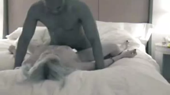 Великі дірки сексуальних лесбіянок задіяні на українське порно онлайн всю котушку