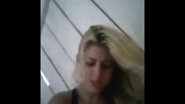 Прудкий українське домашнє порно хлопець відібрав погану красиву блондиночку.