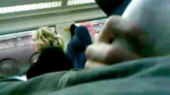 Провернула шикарний секс із викрадачем на український секс дивані.