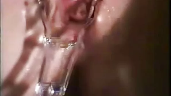 Дві українське домашнє порно баби з вібраторами влаштували секс вечір.