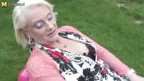 Ласкавий клітор сусідці український порно сайт дівчина довела її до оргазму.